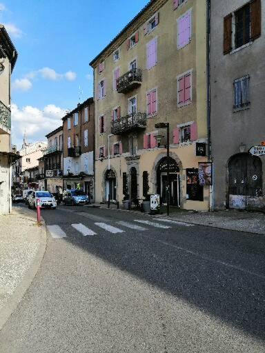 Joyeuse, Superbe Appartement D'Environs 30M2. 외부 사진