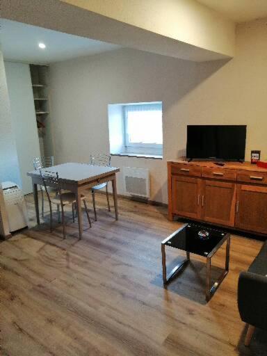 Joyeuse, Superbe Appartement D'Environs 30M2. 외부 사진